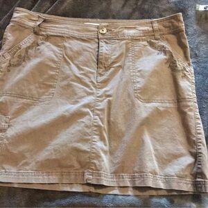 Stretchy Brown croft and barrow embroidered skort. Size 16